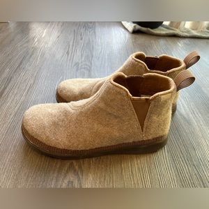 Women’s chacos ankle boots